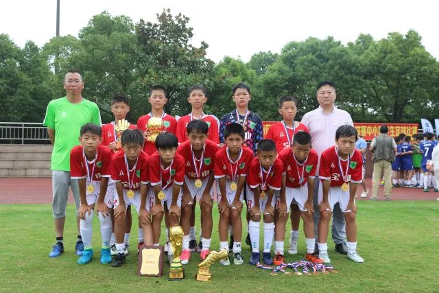 杨鸣遭重罚，CBA新赛季引发多起罚款事件